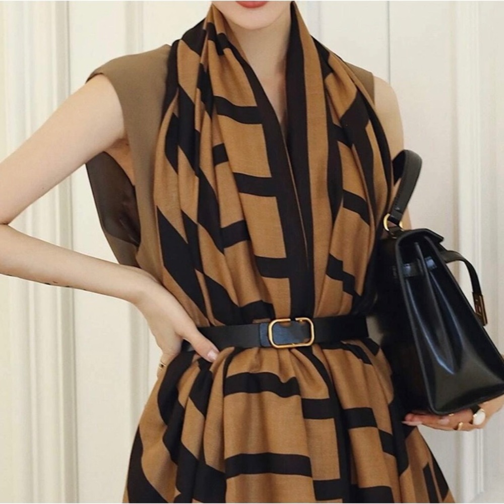 NEW-Women’s Striped Pattern Scarf